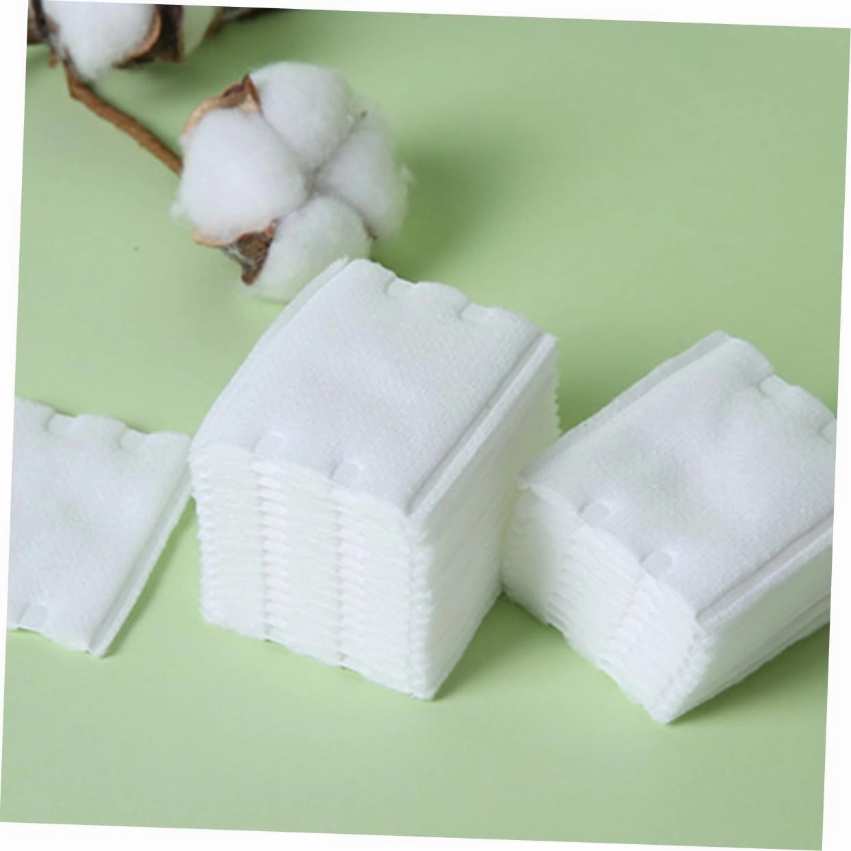 666pcs Double-Sided Makeup Remover Pads Cotton Soft and Gentle for Makeup Removal Skin Care Nail Polish and More for Daily Use