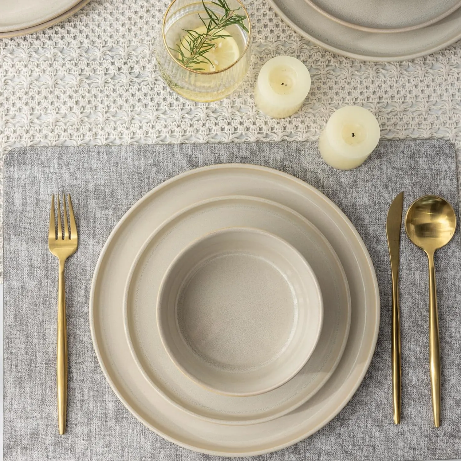 AmorArc Stoneware Dinnerware Sets,Round Reactive Glaze Plates and Bowls Set,Highly Chip and Crack Resistant | Dishwasher & Microwave Safe,Dishes Service for 6 (18pc)