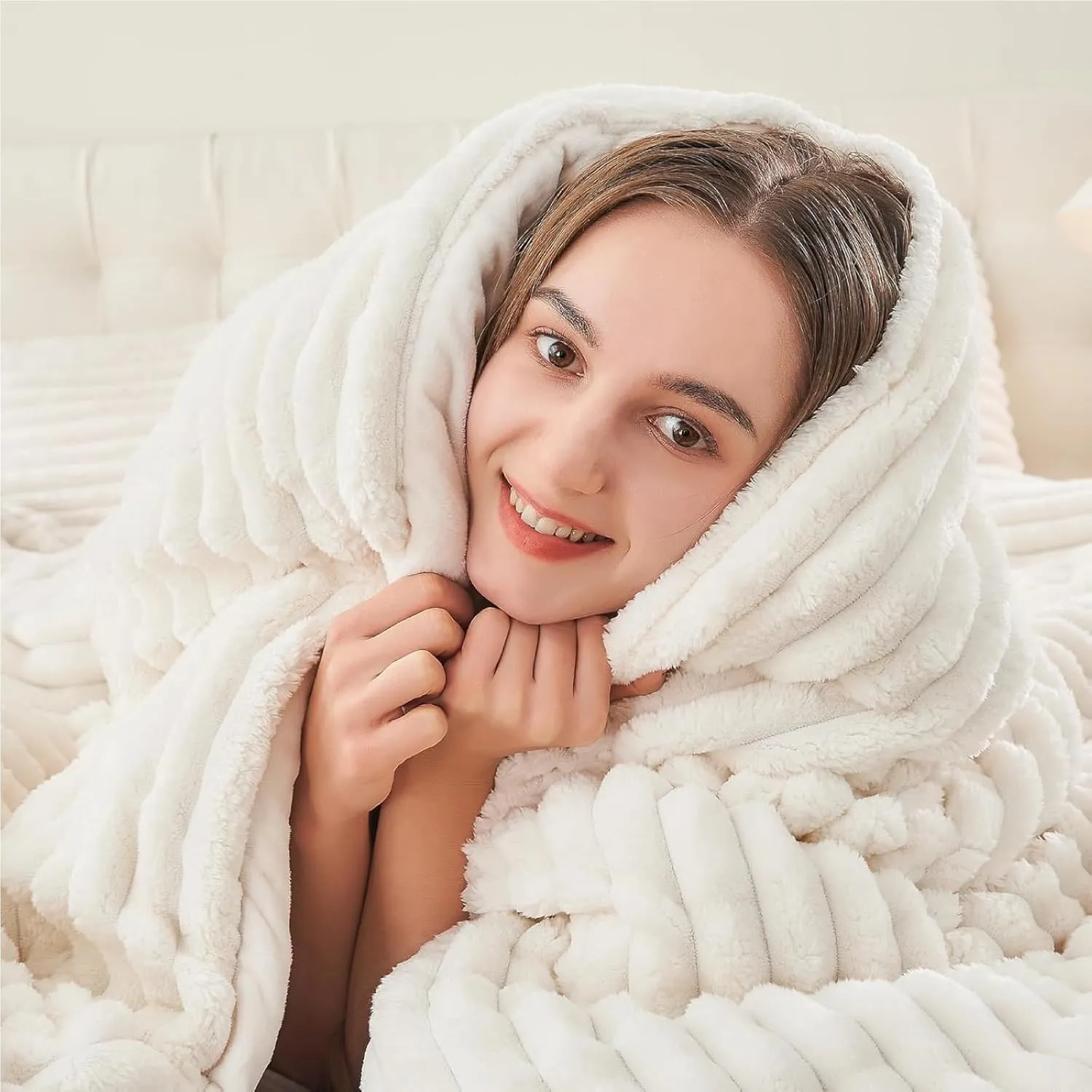 BEDELITE Fleece Queen Comforter Set -Super Soft & Warm Fluffy Cream White Bedding, Luxury Fuzzy Heavy Bed Set for Winter with 2 Pillow Cases