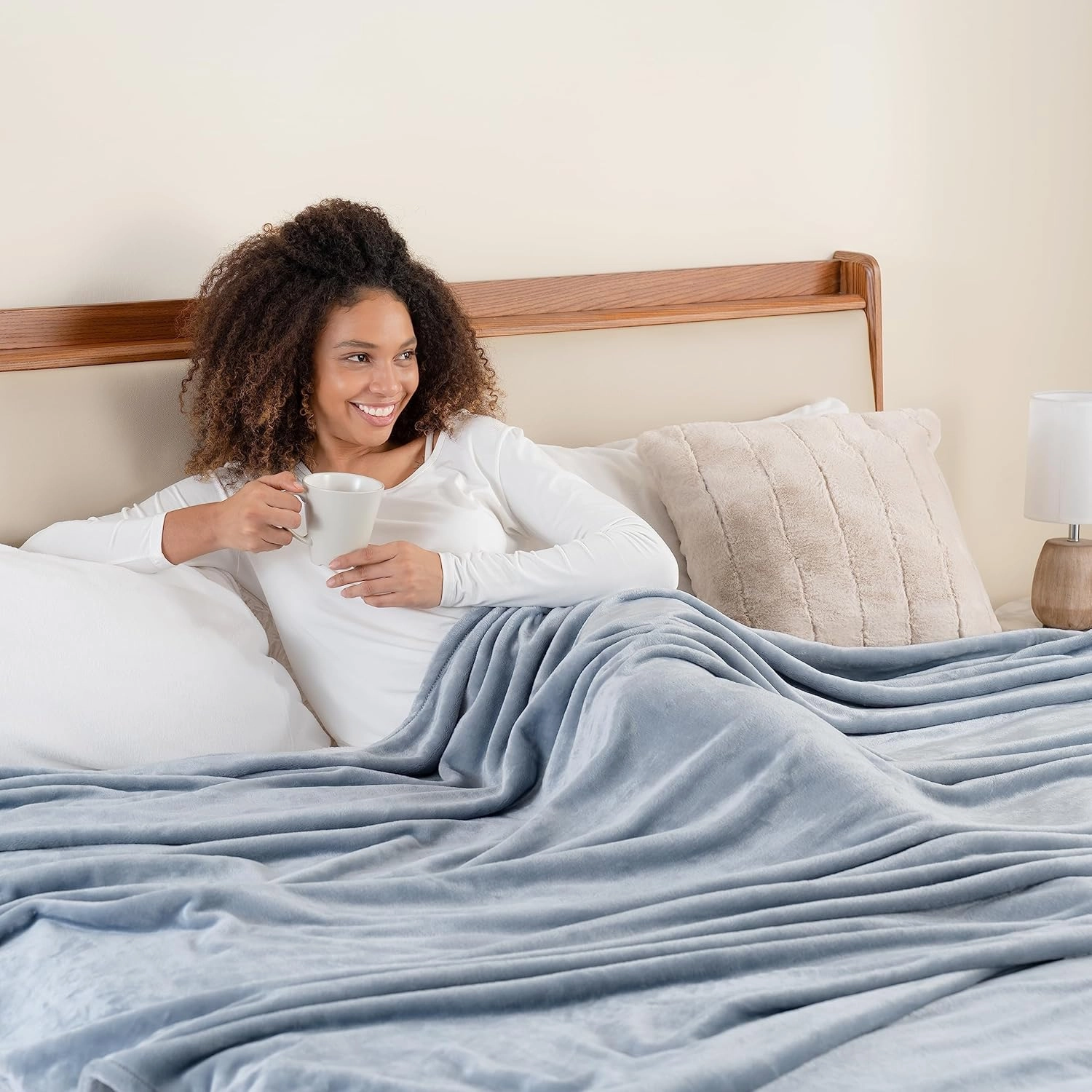 Berkshire Blanket Classic VelvetLoft® Solid Bed Blanket, King Size Bed Blanket, Lightweight Soft Fuzzy Plush Blanket for Bed and Couch, Polar Blue, 90x108 Inches