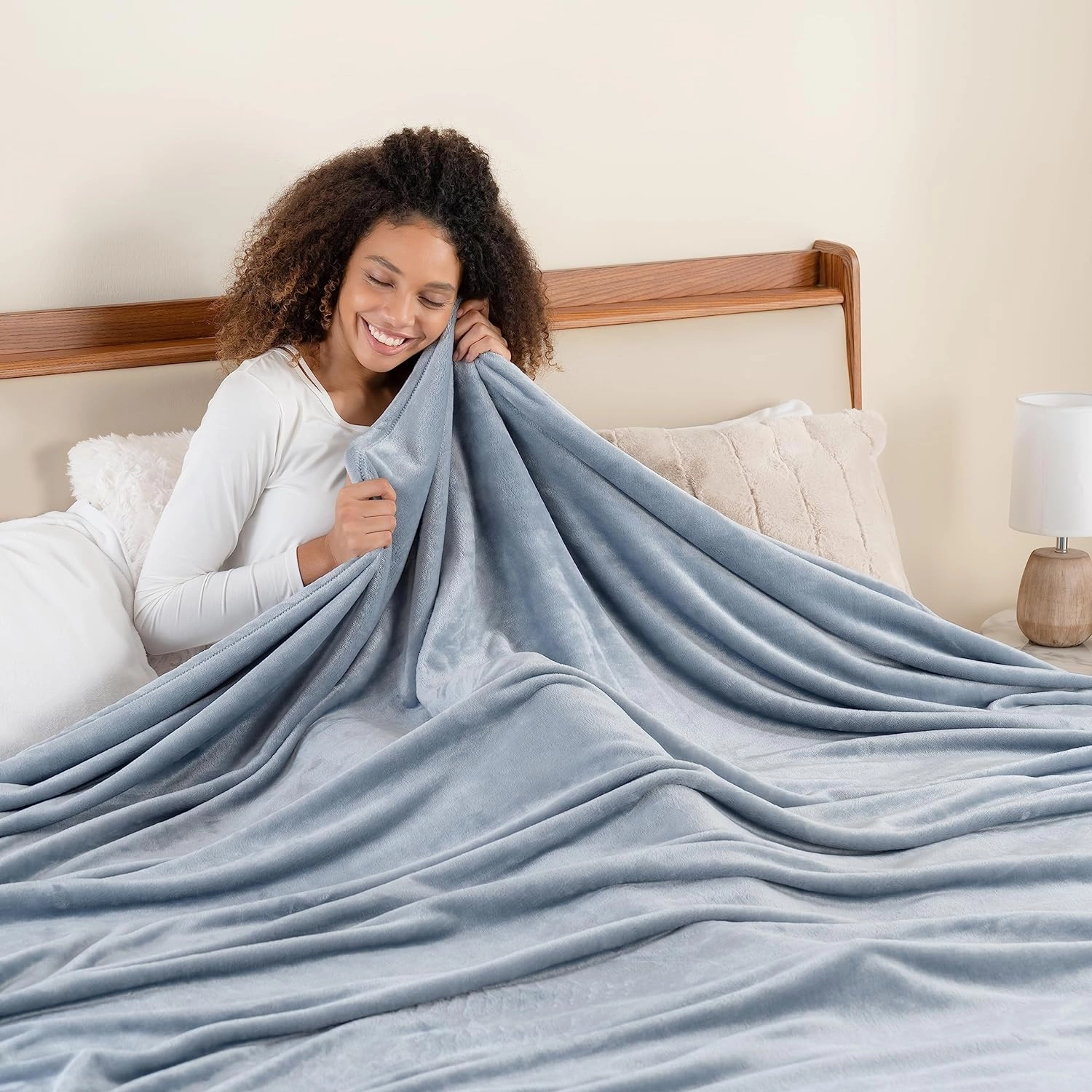 Berkshire Blanket Classic VelvetLoft® Solid Bed Blanket, King Size Bed Blanket, Lightweight Soft Fuzzy Plush Blanket for Bed and Couch, Polar Blue, 90x108 Inches