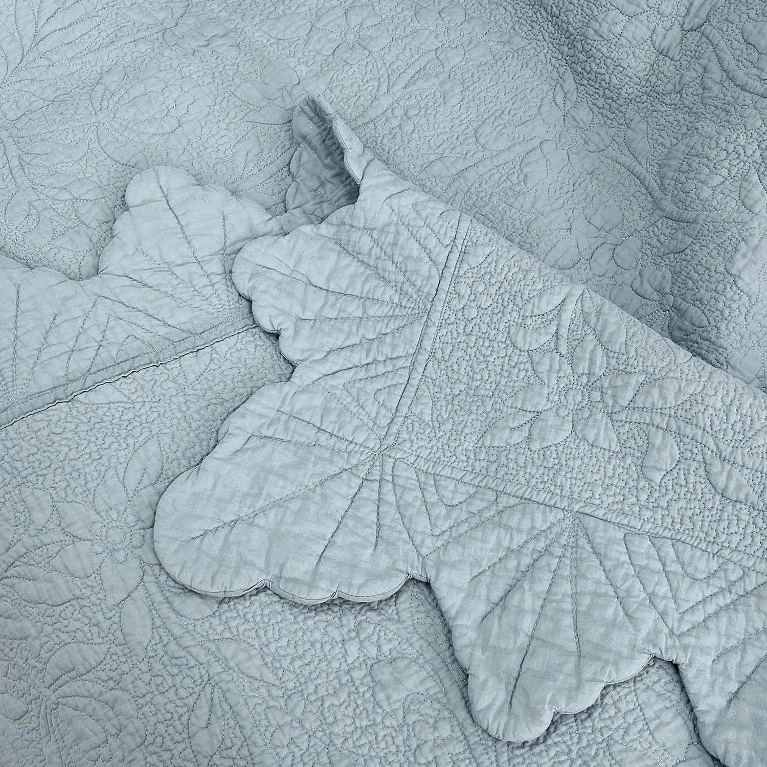 Brandream Luxury Quilt Set King Size Cotton Farmhouse Scalloped Edge Quilts Matelasse Coverlet Set Light Blue 3-Piece