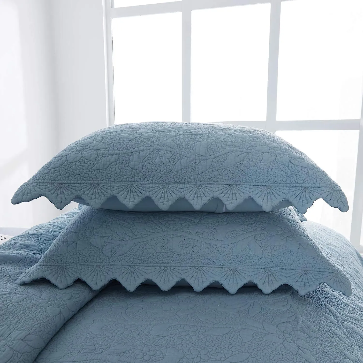 Brandream Luxury Quilt Set King Size Cotton Farmhouse Scalloped Edge Quilts Matelasse Coverlet Set Light Blue 3-Piece