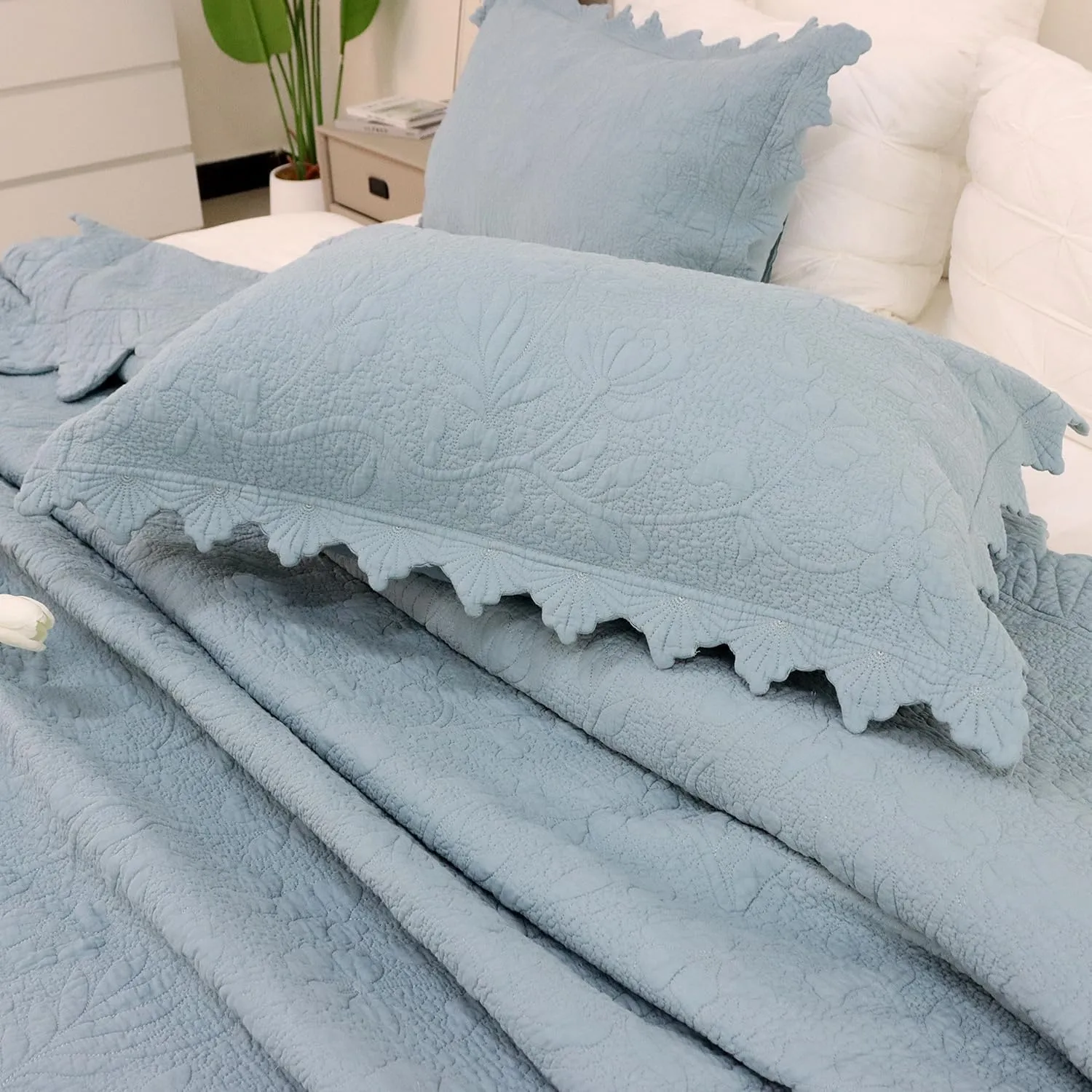 Brandream Luxury Quilt Set King Size Cotton Farmhouse Scalloped Edge Quilts Matelasse Coverlet Set Light Blue 3-Piece