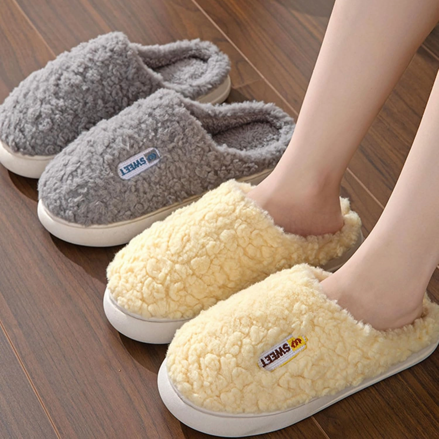 Couples Autumn and Winter Indoor Home Plush Warm Couple Comfortable Soft Soled Plush Cotton Shoes Anti Slip Thick Soled Slippers for Girls and Women Made of Plush