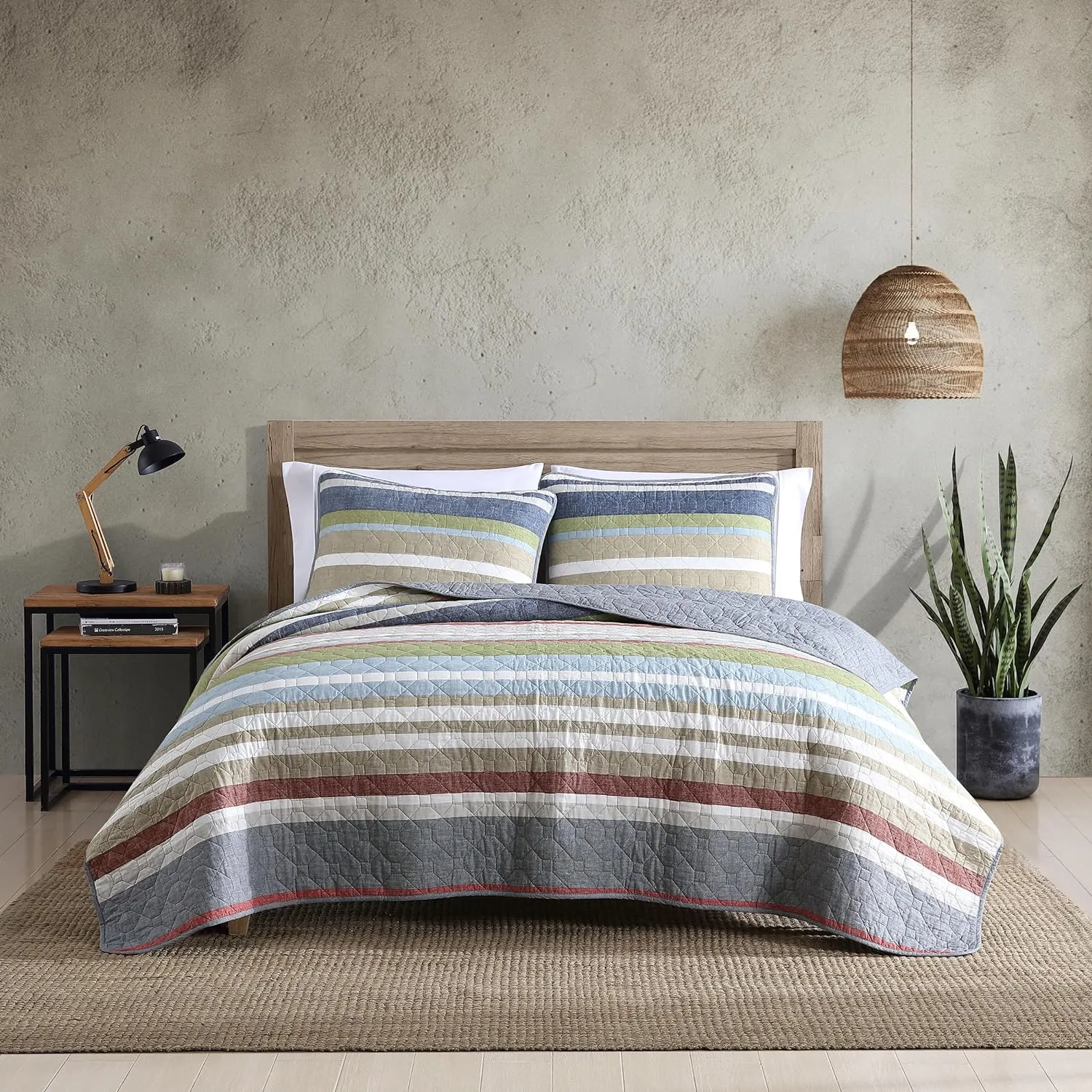 Eddie Bauer - Queen Quilt Set, Cotton Reversible Bedding with Matching Shams, Lightweight Home Decor for All Seasons (Salmon Ladder Multi, Queen)