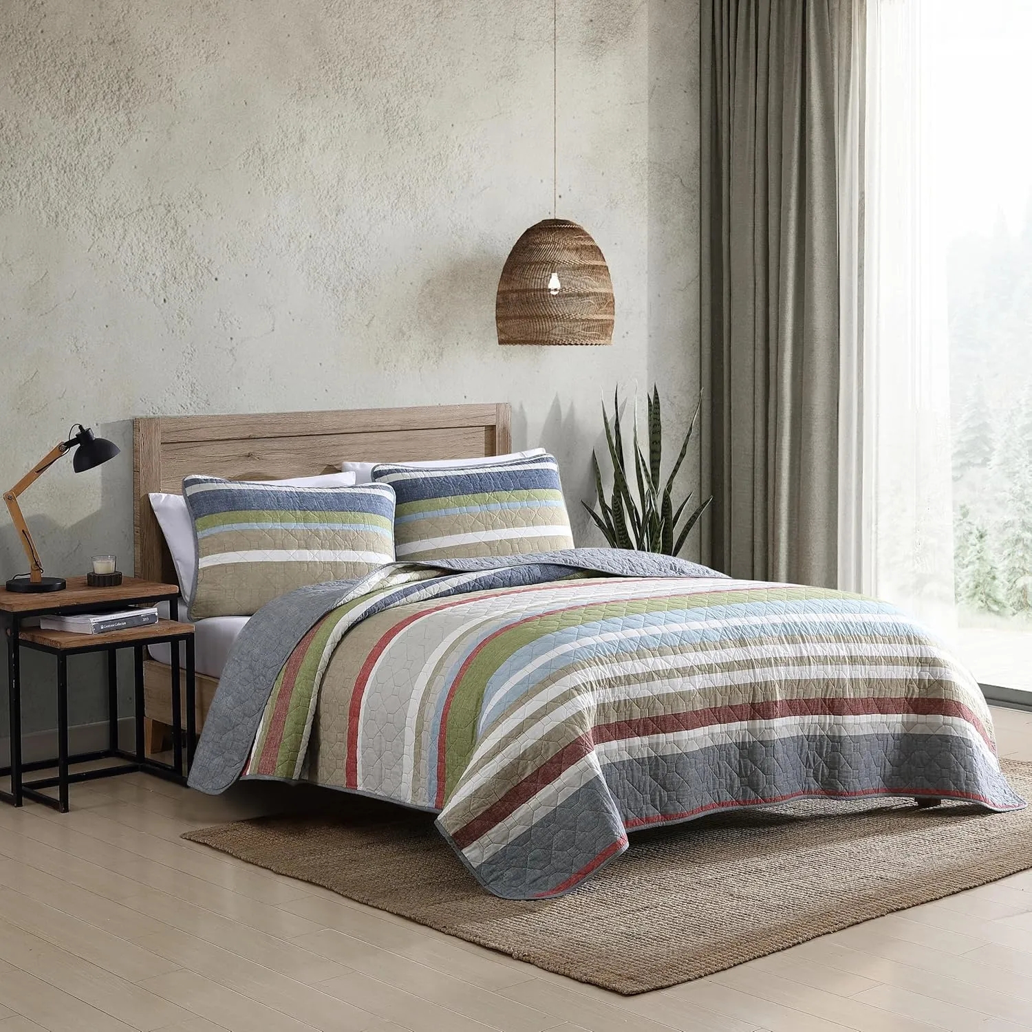Eddie Bauer - Queen Quilt Set, Cotton Reversible Bedding with Matching Shams, Lightweight Home Decor for All Seasons (Salmon Ladder Multi, Queen)