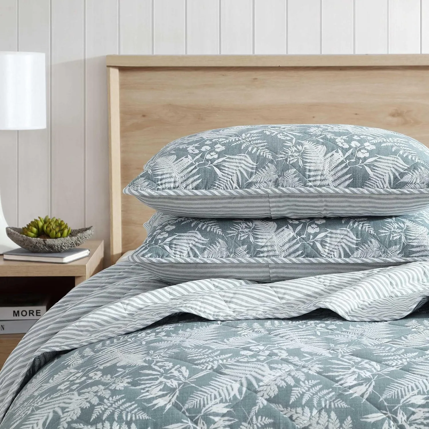 Eddie Bauer - Queen Quilt Set, Reversible Cotton Bedding with Matching Shams, Wildflower Inspired Home Decor with Stripe Reverse (Fern Garden Green, Queen)