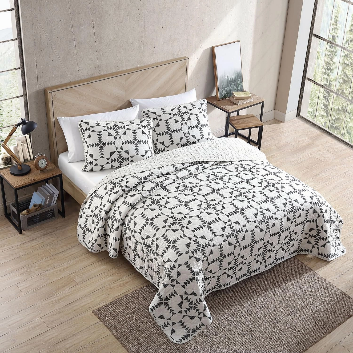 Eddie Bauer - King Quilt Set, Reversible Cotton Bedding with Matching Shams, Lightweight Home Decor for All Seasons (Arrowhead Charcoal, King)