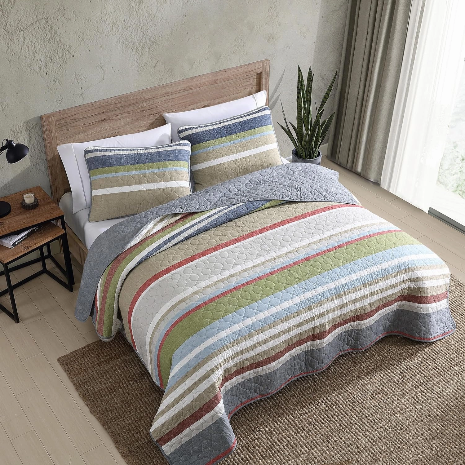 Eddie Bauer - Quilt Set, Cotton Reversible Bedding with Matching Shams, Lightweight Home Decor for All Seasons (Salmon Ladder Multi, King)