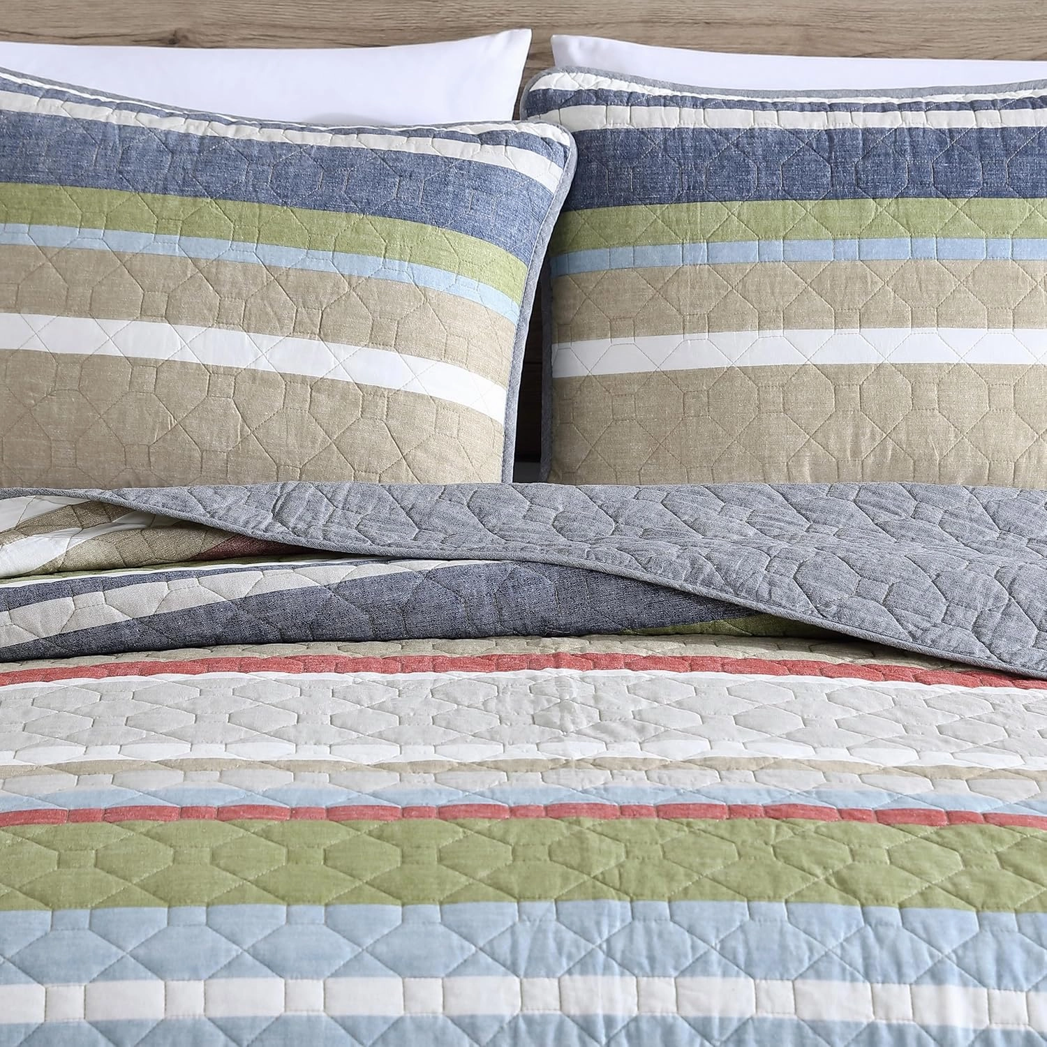 Eddie Bauer - Quilt Set, Cotton Reversible Bedding with Matching Shams, Lightweight Home Decor for All Seasons (Salmon Ladder Multi, King)