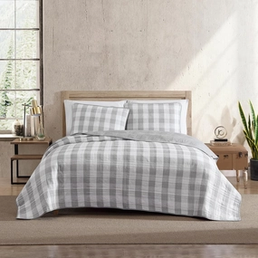 Eddie Bauer- King Quilt Set, Cotton Reversible Bedding with Matching Shams, Home Decor for All Seasons (Lakehouse Plaid Light Grey, King)