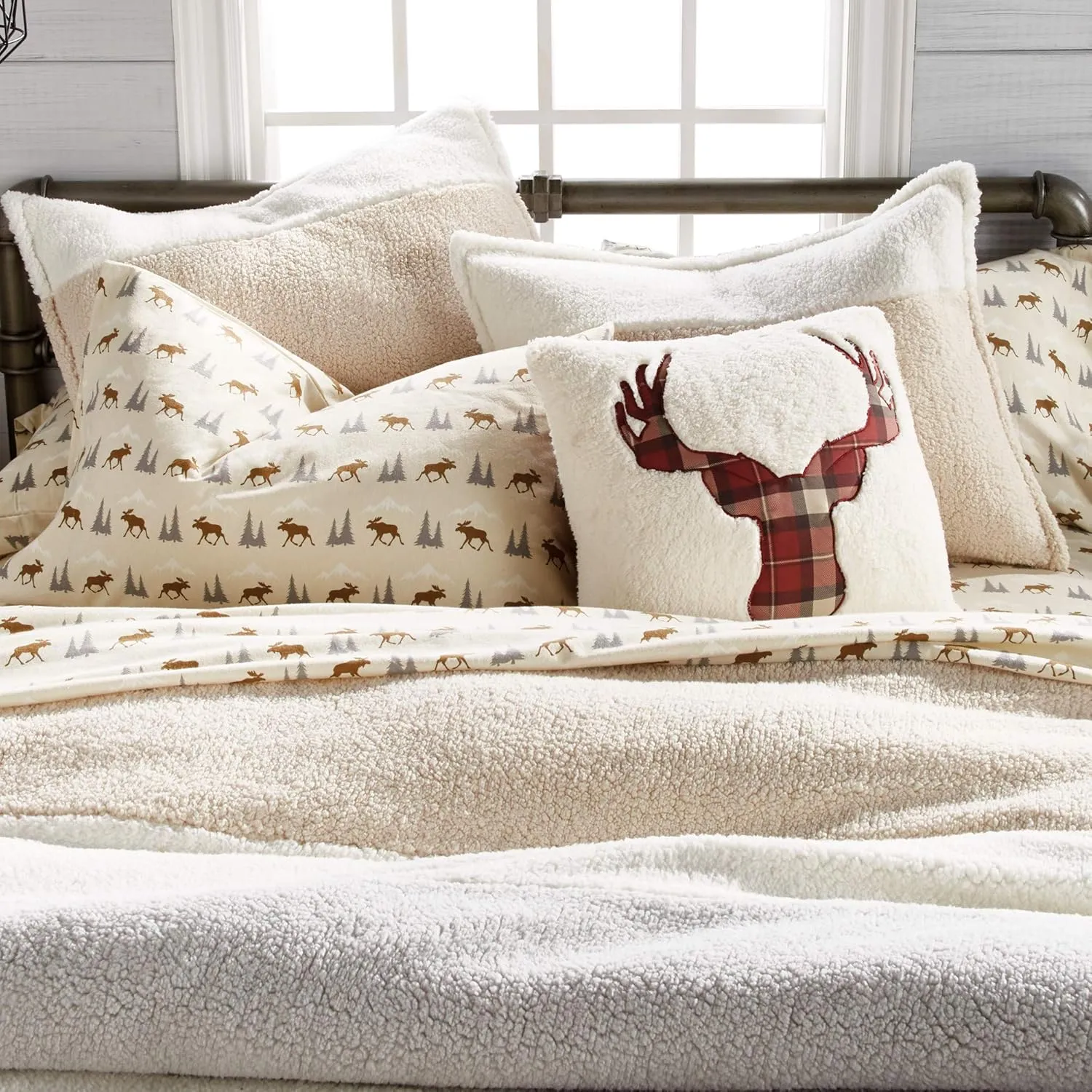 G.H. Bass 3-Piece Sherpa Colorblock Soft Cozy Reversible Microfiber Comforter Bedding Set, Full/Queen, Natural