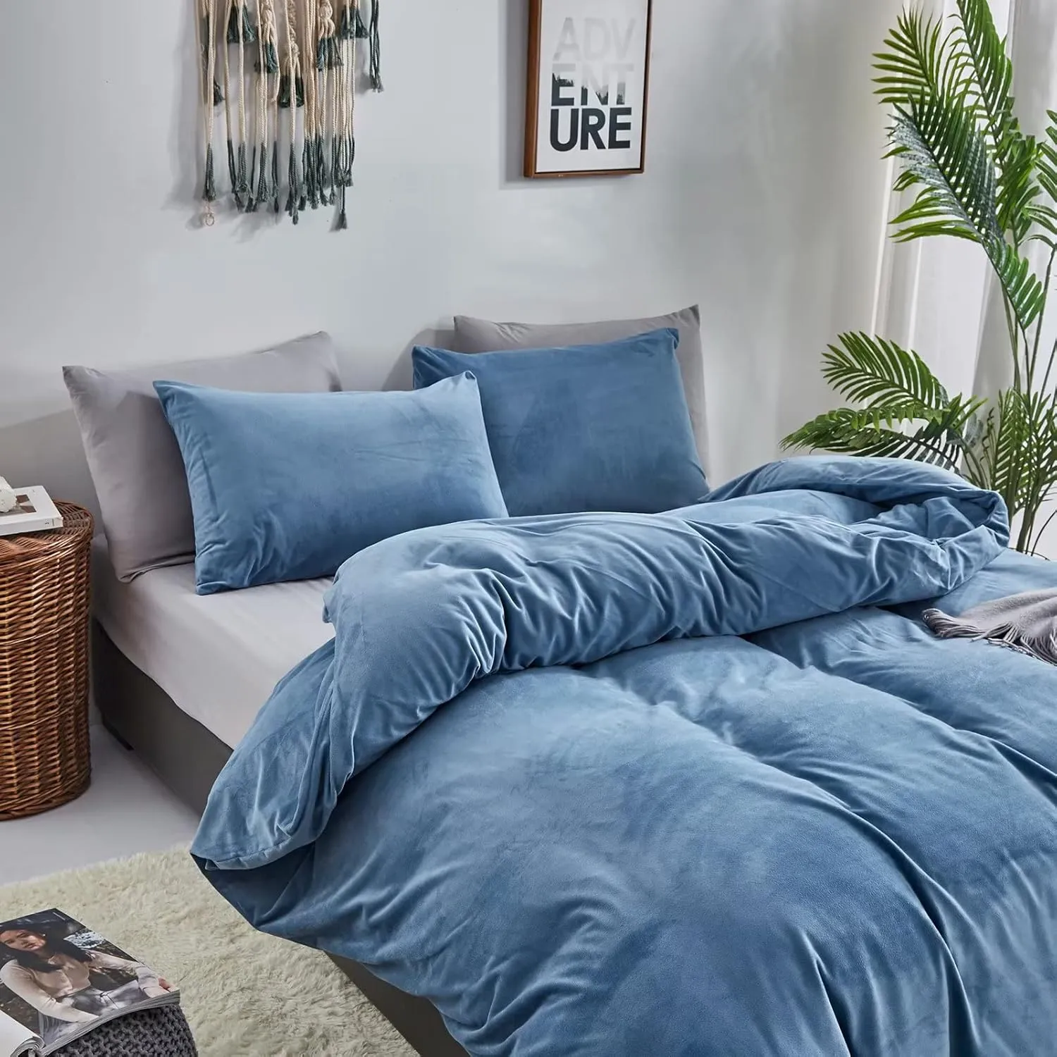 Houseri Velvet Blue Comforter Set Queen Light Blue Bedding Comforter Fluffy Dusty Blue Flannel Bedding Sets Lake Blue Sherpa Comforters Sets Warm Fuzzy Bedding Blanket