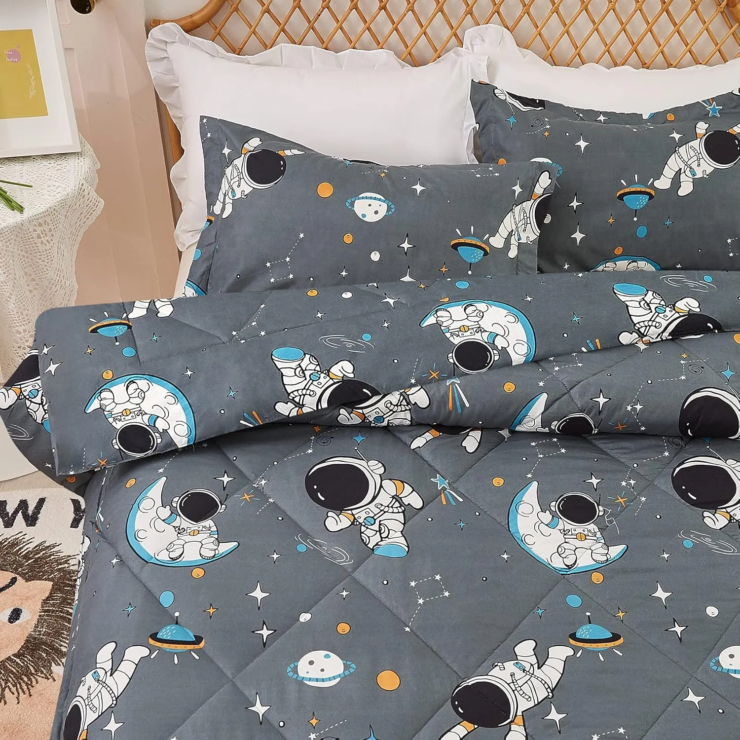 JSD Grey Astronaut Kids Comforter Set Twin Size, 2 Piece Space Theme Microfiber Comforter with Pillow Sham, Lightweight All Season Washable