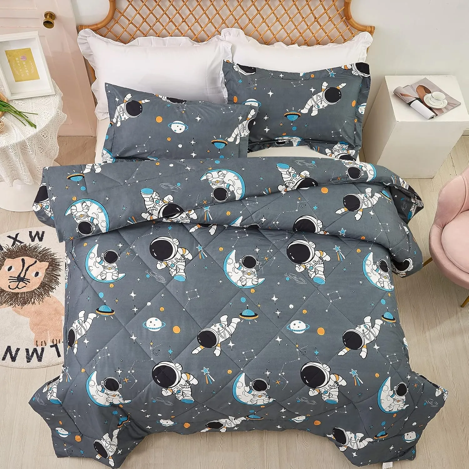 JSD Grey Astronaut Kids Comforter Set Twin Size, 2 Piece Space Theme Microfiber Comforter with Pillow Sham, Lightweight All Season Washable