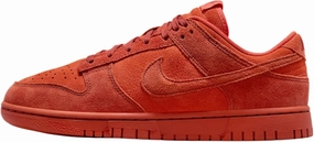 Nike Dunk Low SE Women's Shoes (HV5756-633, Picante Red/Dragon Red)