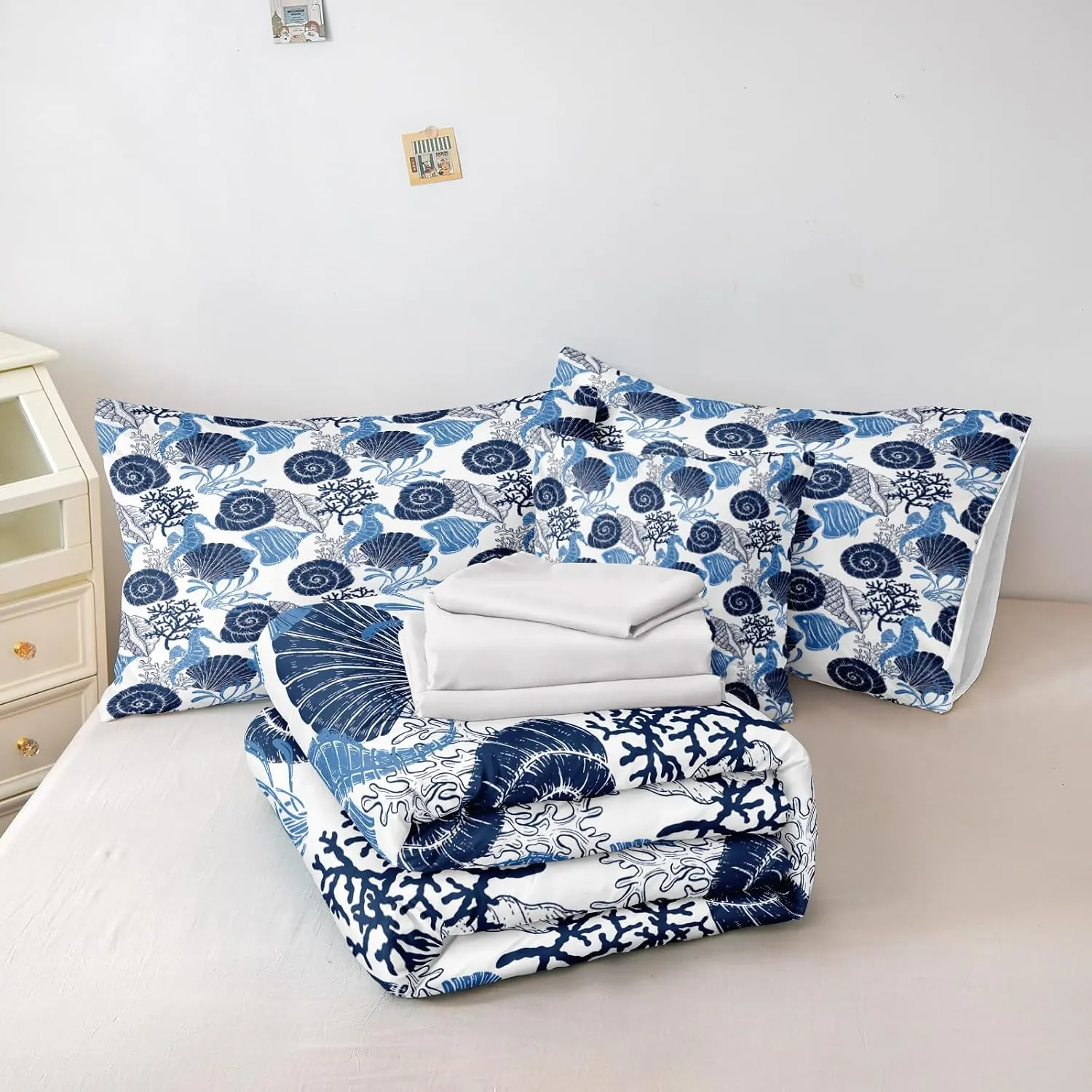 Ocean Theme Queen Size Bed in a Bag Coastal Bedding Set Cartoon Shell Home Decor Ocean Theme Down Comforter Set White Sheet Set with 1 Cushion Cover 8 Pcs