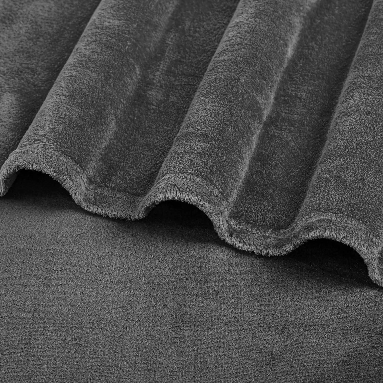 PAVILIA Grey Fleece Throw Blanket for Couch Twin Size, Dark Charcoal Super Soft Fuzzy Flannel Throw for Sofa, Luxury Plush Microfiber Blanket Twin Bed, Home Decorative Velvet Gift Blanket, 60x80