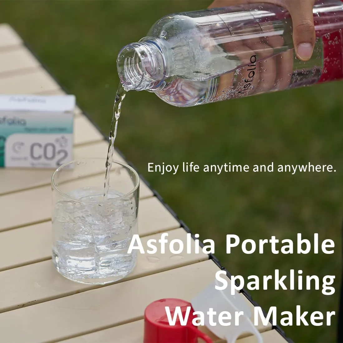 Portable Sparkling Water Maker - Travel Soda Maker for Home & Outdoor, 1L Carbonating Bottle, 10 pcs CO2 Cylinders, Compact Carbonated Water Machine for Flavored Drinks, Soda Machine (Red)