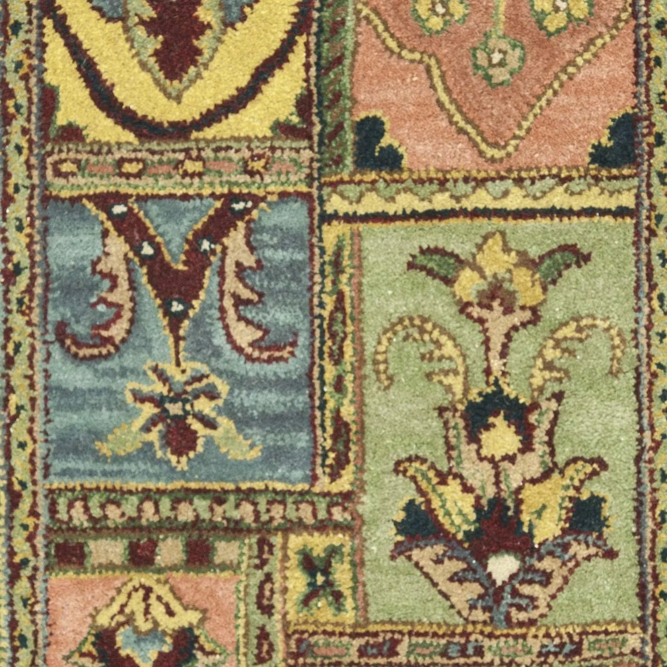 SAFAVIEH Classic Collection 4' x 6' Assorted CL386A Handmade Traditional Oriental Premium Wool Area Rug