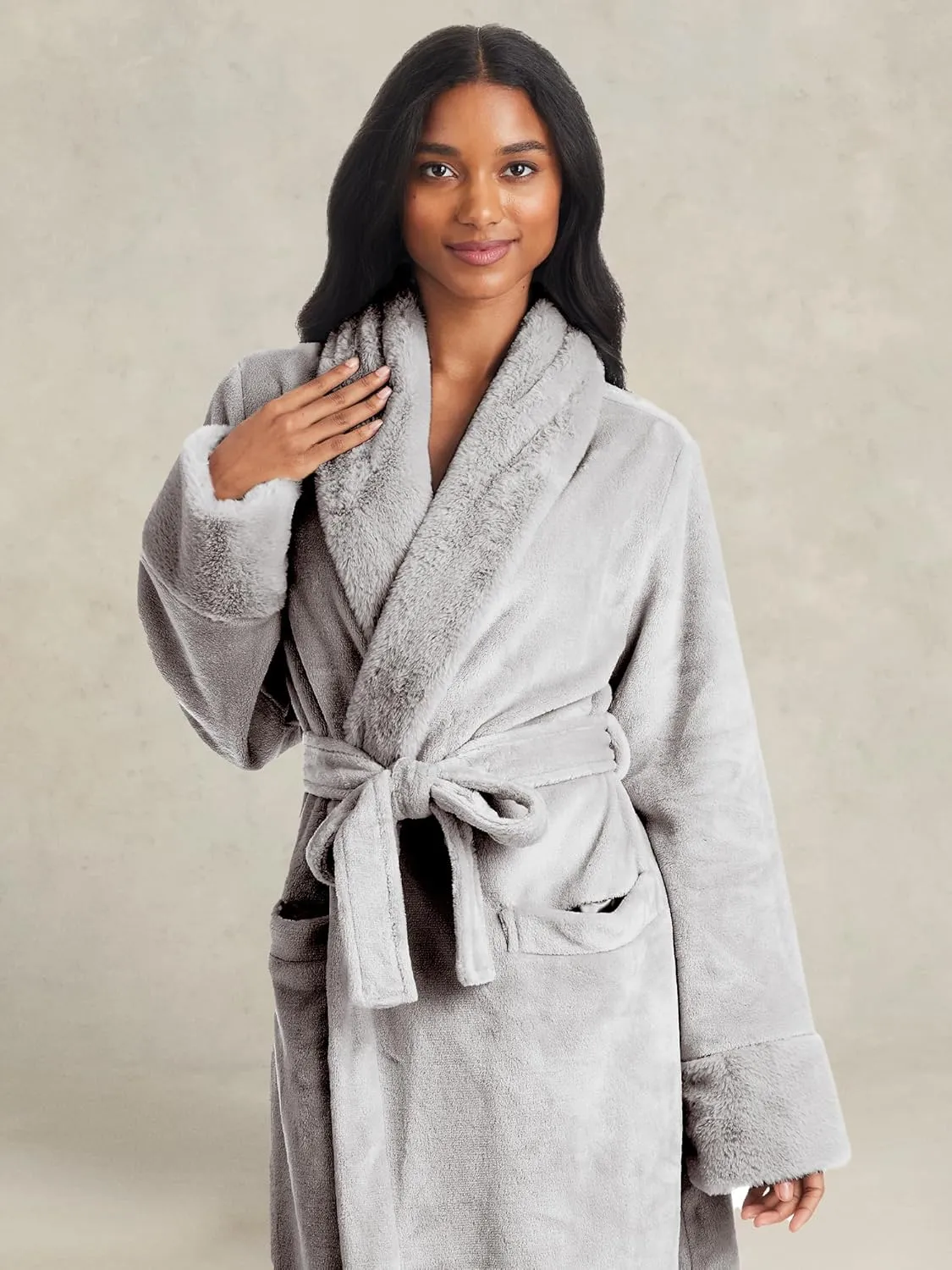 TAHARI Womens Plush Velour Bathrobe with Faux Fur Trim - Plush Robes for Women