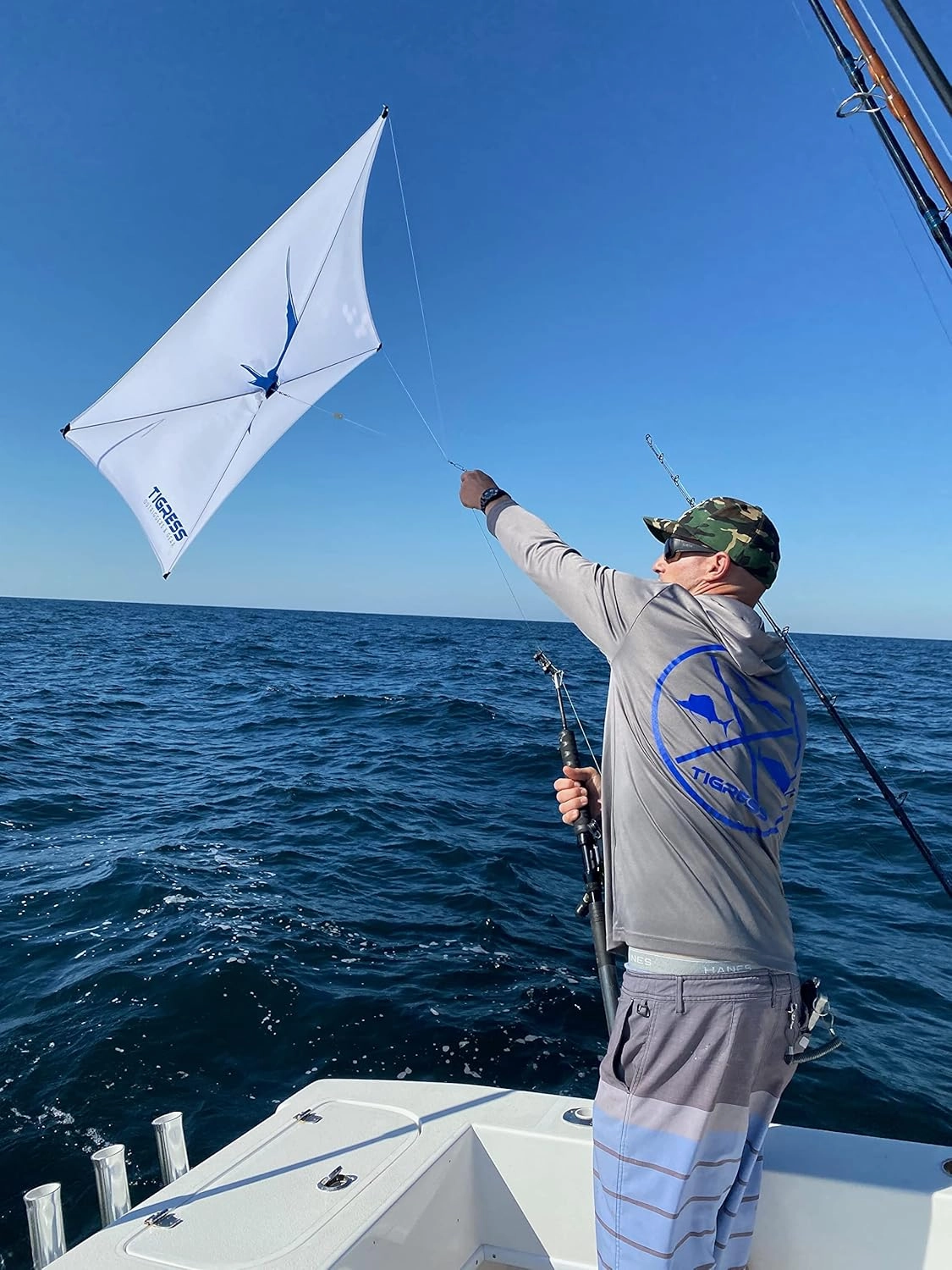 Tigress Fishing Kite, Sturdy Offshore Fishing Kite Constructed of 100% Carbon Graphite, Includes Extra 5th Spar