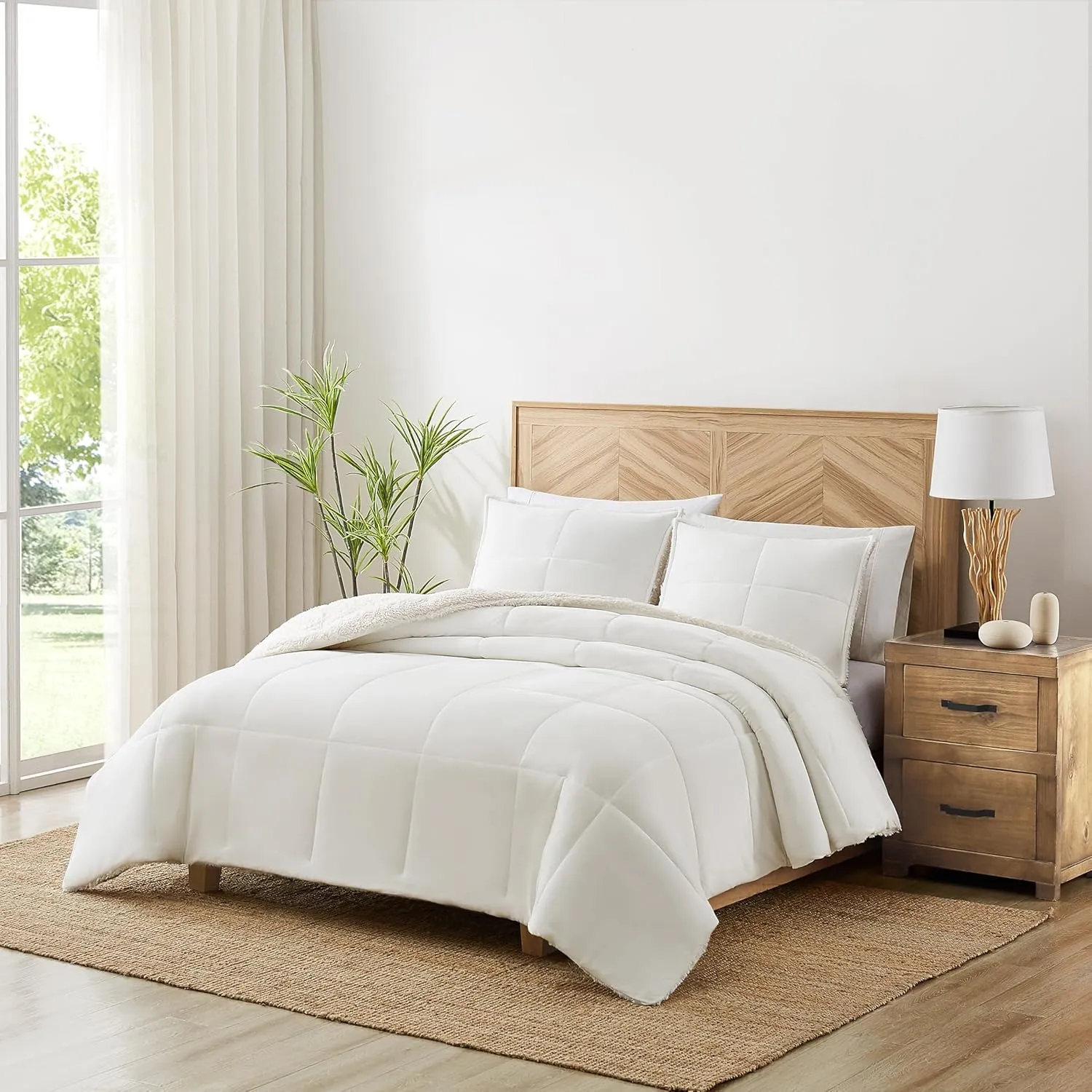 UGG Blissful Comforter Set with 2 Pillow Shams Reversible White Comforter Plush Fluffy Warm Bed Set Premium Hypoallergenic Down Alternative Bedding Breathable, King/California King, White Snow