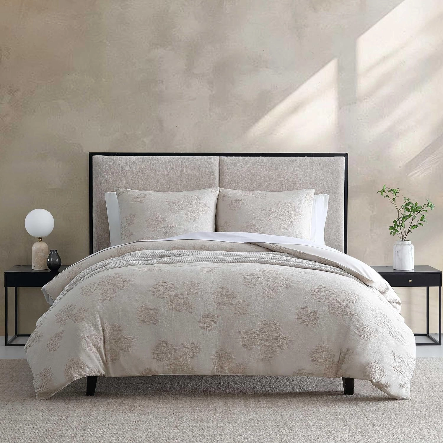 Vera Wang - Duvet Cover Set, Soft Bedding Set with Matching Shams, Delicate Floral Design, Chic Room Essentials (Roses Beige, King)