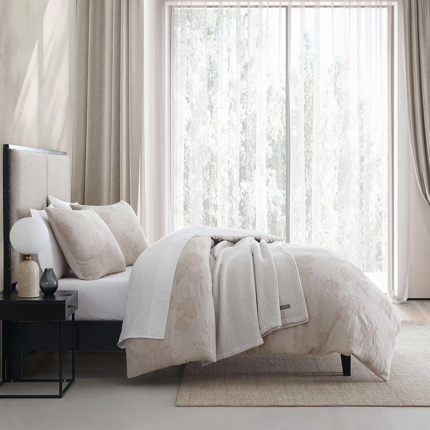Vera Wang - Duvet Cover Set, Soft Bedding Set with Matching Shams, Delicate Floral Design, Chic Room Essentials (Roses Beige, King)