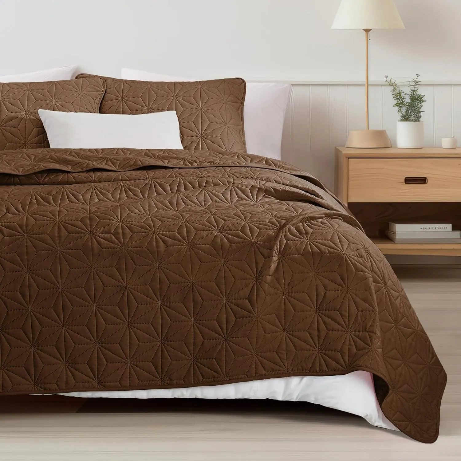 Whale Flotilla King Quilt Bedding Set, Soft Brown Bedspreads Quilts King Size for All Seasons, 3 Pieces Lightweight Geometric Star Pattern Coverlet