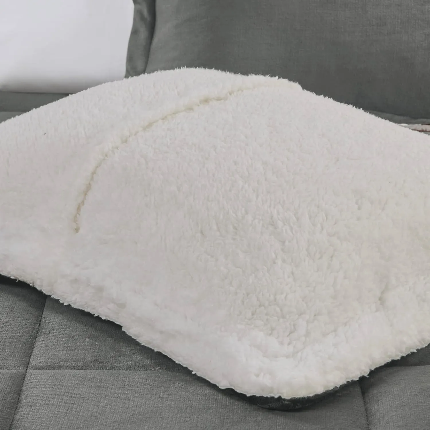 Woolrich Reversible Comforter Set Ultra Soft Plush to Sherpa, Down Alternative, Cold Weather Winter Warm Bedding, with Matching Sham, Decorative Pillow Charcoal/Ivory King 4 Piece