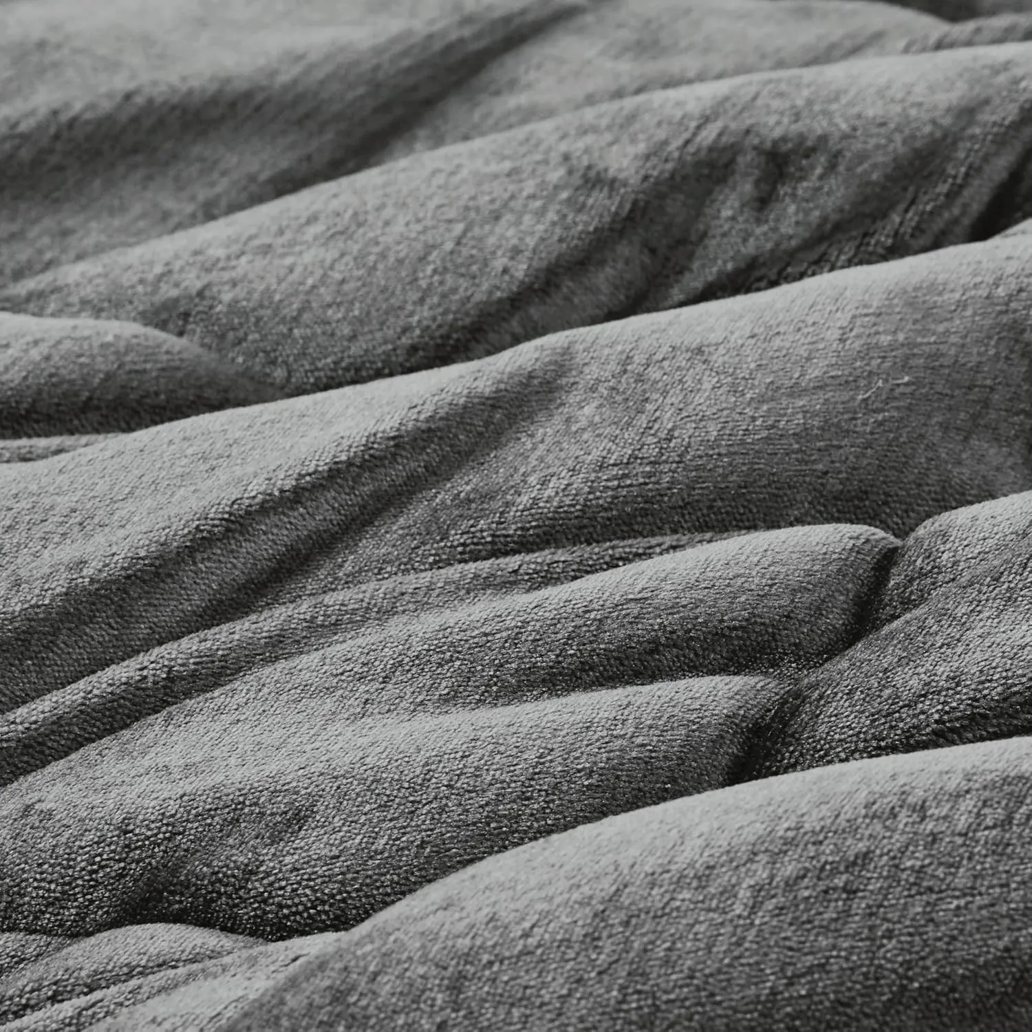 Woolrich Reversible Comforter Set Ultra Soft Plush to Sherpa, Down Alternative, Cold Weather Winter Warm Bedding, with Matching Sham, Decorative Pillow Charcoal/Ivory King 4 Piece