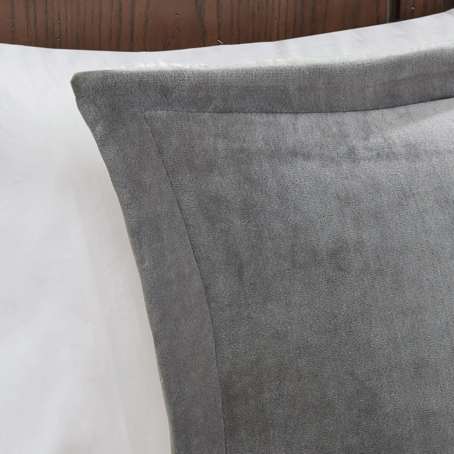 Woolrich Reversible Comforter Set Ultra Soft Plush to Sherpa, Down Alternative, Cold Weather Winter Warm Bedding, with Matching Sham, Decorative Pillow Grey/Ivory Full/Queen 4 Piece